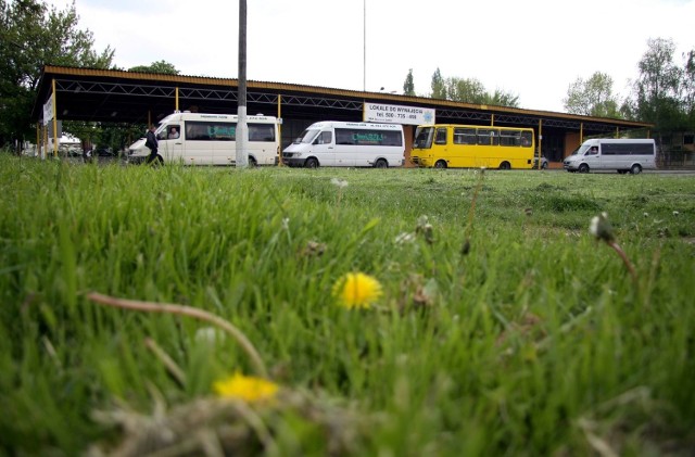 Obecnie terenem dworca południowego zarządza Miejska Korporacja Komunikacyjna. Zatrzymują się tu busy