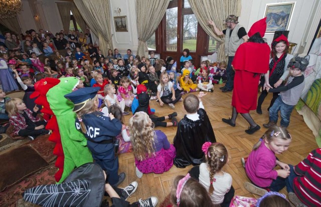 Dzieci miały prawdziwy ubaw na balu w Bursztynowym Pałacu.