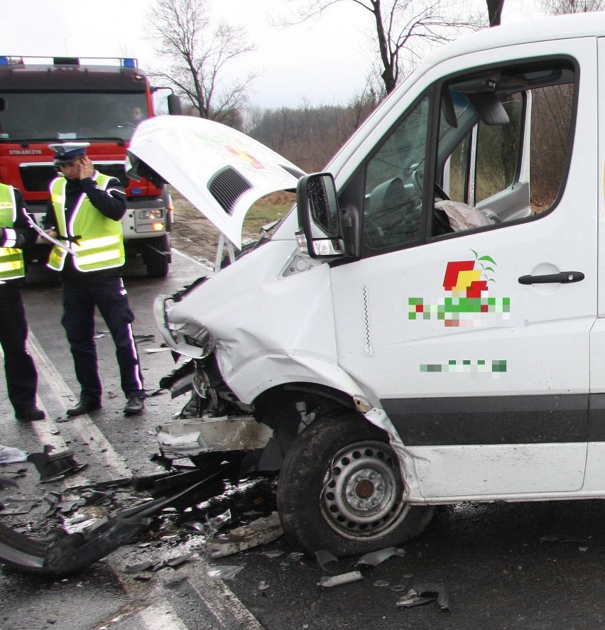 Wypadek busa w Nowym Mieście nad Pilicą (zdjęcia, nowe fakty)