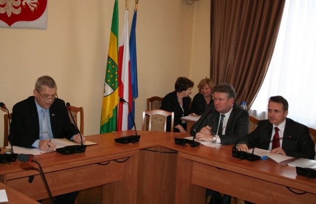 Pod nieobecność przewodniczącego obrady prowadził wiceprzewodniczący Marek Kamiński (z lewej)