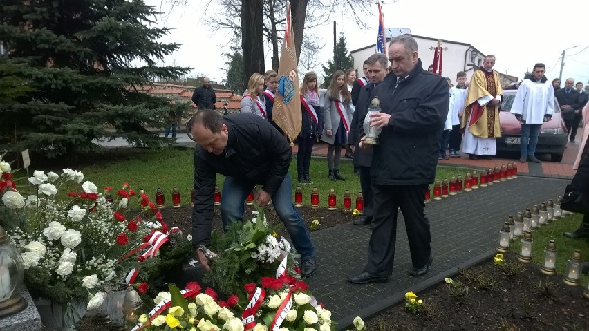 Starosta kłobucki uczcił ofiary zbrodni katyńskiej i...