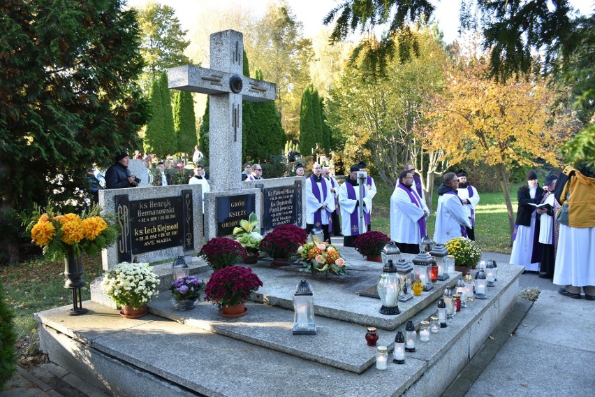 Na Cmentarzu Komunalnym w Malborku odbyła się procesja żałobna