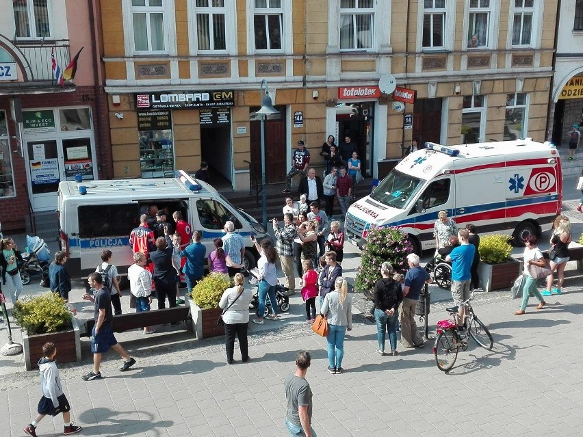 Interwencja policji w Lęborku. Skuli rowerzystę, który jechał w niedozwolonym miejscu