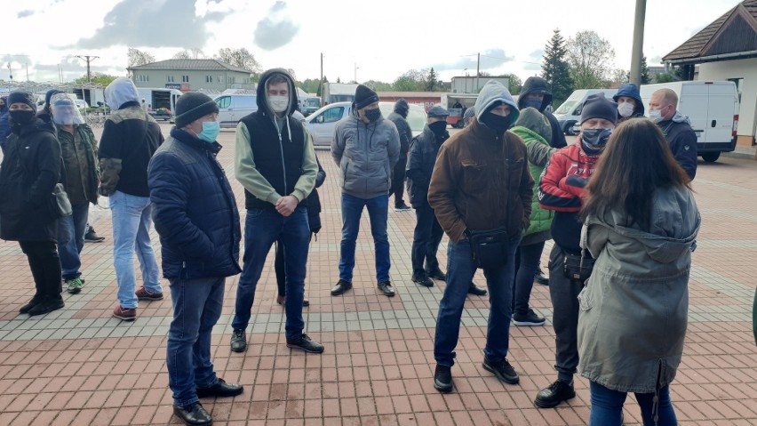 Targowisko w Strzelcach Opolskich. Kupcy protestują przeciwko większej liczbie dni targowych i dzieleniu ich na dwie grupy