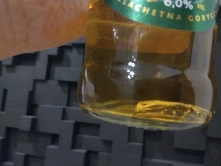 Kawałki szkła w piwie Argus z Lidla