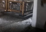 Burza w województwie śląskim: 85 interwencji strażaków. w Tarnowskich Górach włączyły się syreny, ulicami płyną strumienie WIDEO