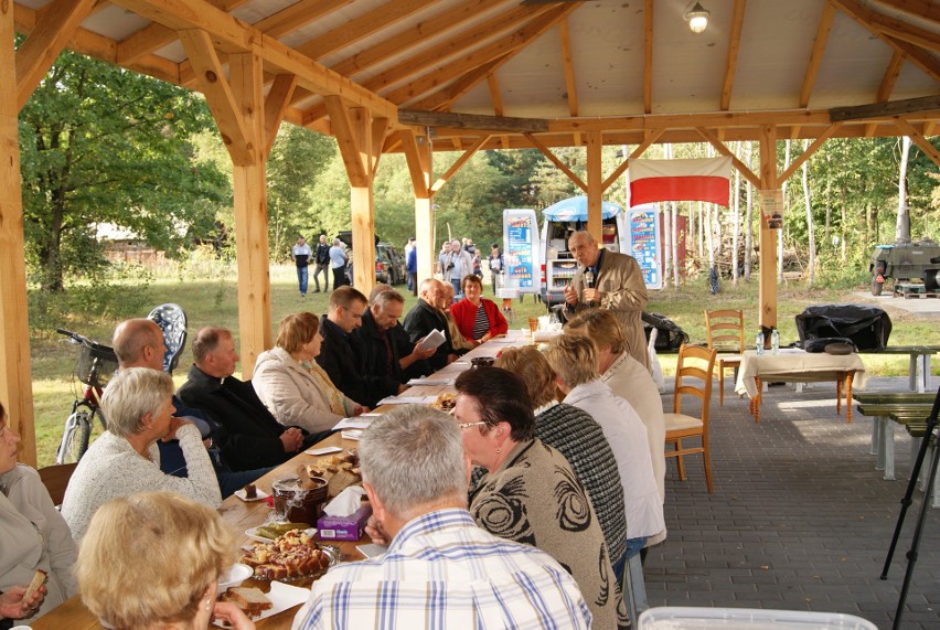 Piknik historyczny w Aleksandrowie. Spotkali się z regionalistą Tadeuszem Grecem