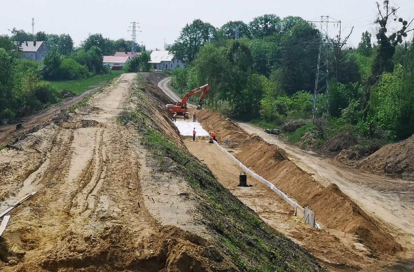 Dojazd do mostu od strony Krapkowic.