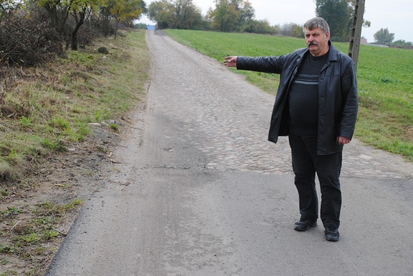  Zarząd Dróg Wojewódzkich najpierw wyremontował drogę, a teraz ją zamknął.  