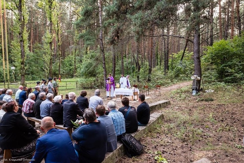 Las Bacieczkowski: Białostoczanie uczcili ofiary II wojny światowej [ZDJĘCIA]