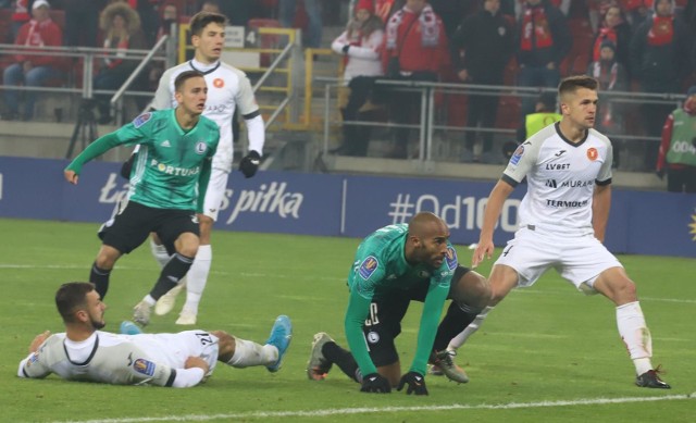 30.10.2019 lodz. mecz widzew legia 2-3 rozegrany na stadionie lodzkiego widzewafot.grzegorz galasinski/polska press *** local caption *** lodz dziennik lodzki fot. grzegorz galasinski