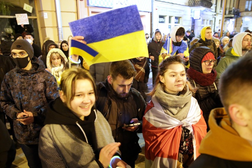 Lublin. Protest „Solidarni z Ukrainą” w centrum miasta. Zobacz zdjęcia