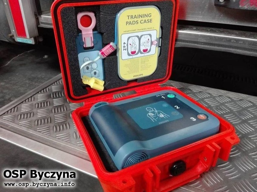 Strażacy z Byczyny mają już defibrylator.