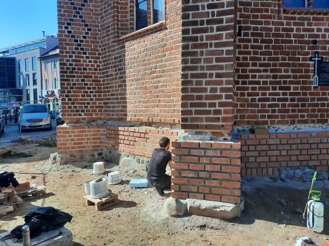 Po pracach przy murach świątyni rozpocznie się remont Starego Rynku.