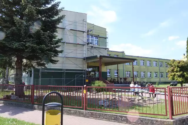 Szkoła przy ulicy Ludowej przejdzie gruntowną termomodernizację. Koszt to aż 4,2 miliona złotych.