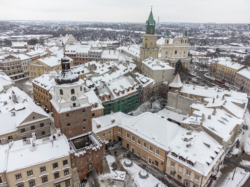 Zimowy Lublin z lotu ptaka. Zobacz jak wygląda miasto przykryte warstwą śniegu [ZDJĘCIA]