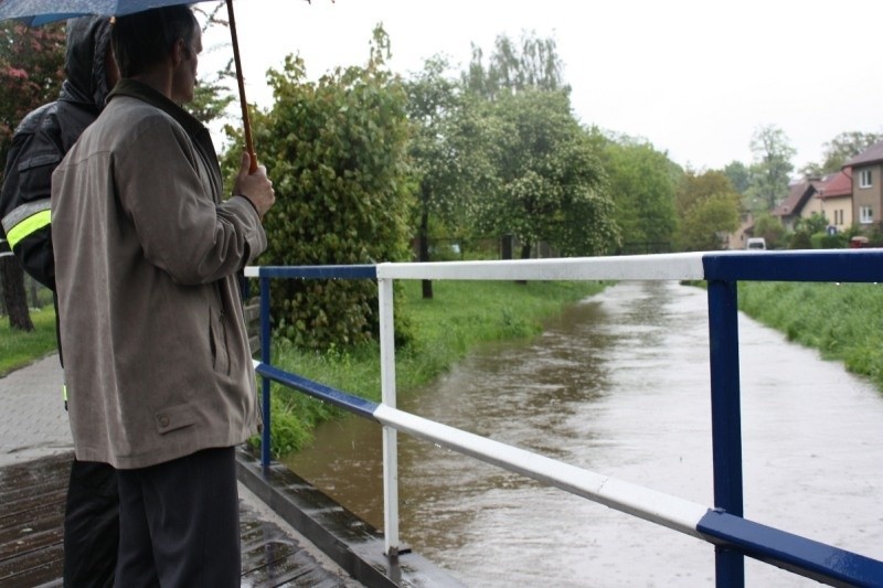 Podwyzszony poziom wody odnotowano na rzece Stobrawie przy...