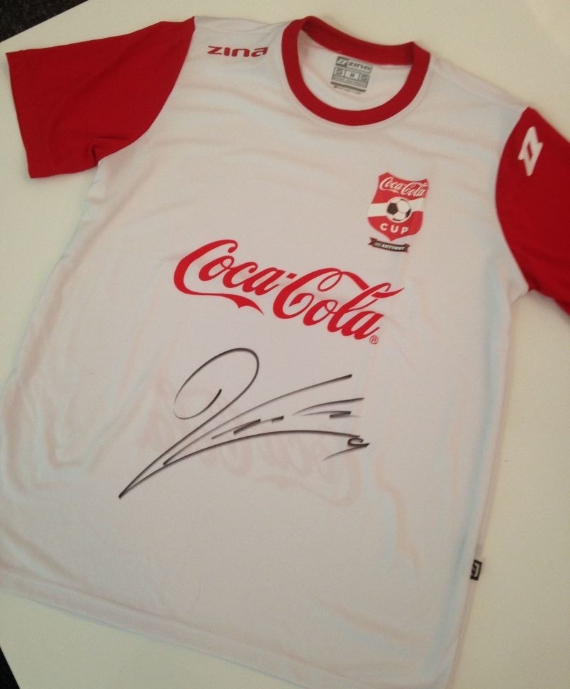 Konkurs Coca-Cola Cup. Wygraj koszulkę z autografem Roberta Lewandowskiego!  | Gol24