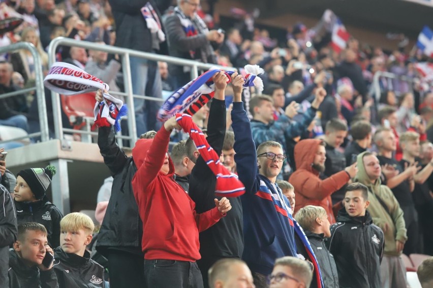 28.10.2022. Kibice Górnika Zabrze na meczu z Widzewem Łódź...