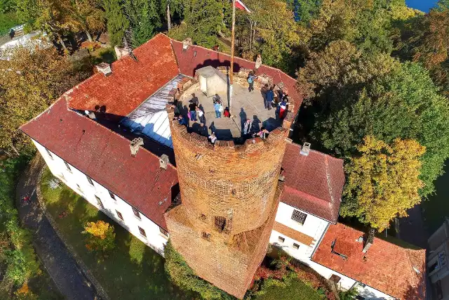 Zamek Joannitów znajduje się w sercu Łagowa i jest główną atrakcją turystyczną.
