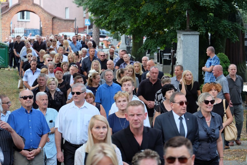 Pogrzeb Jarosława Dziemiana na cmentarzu farnym w...