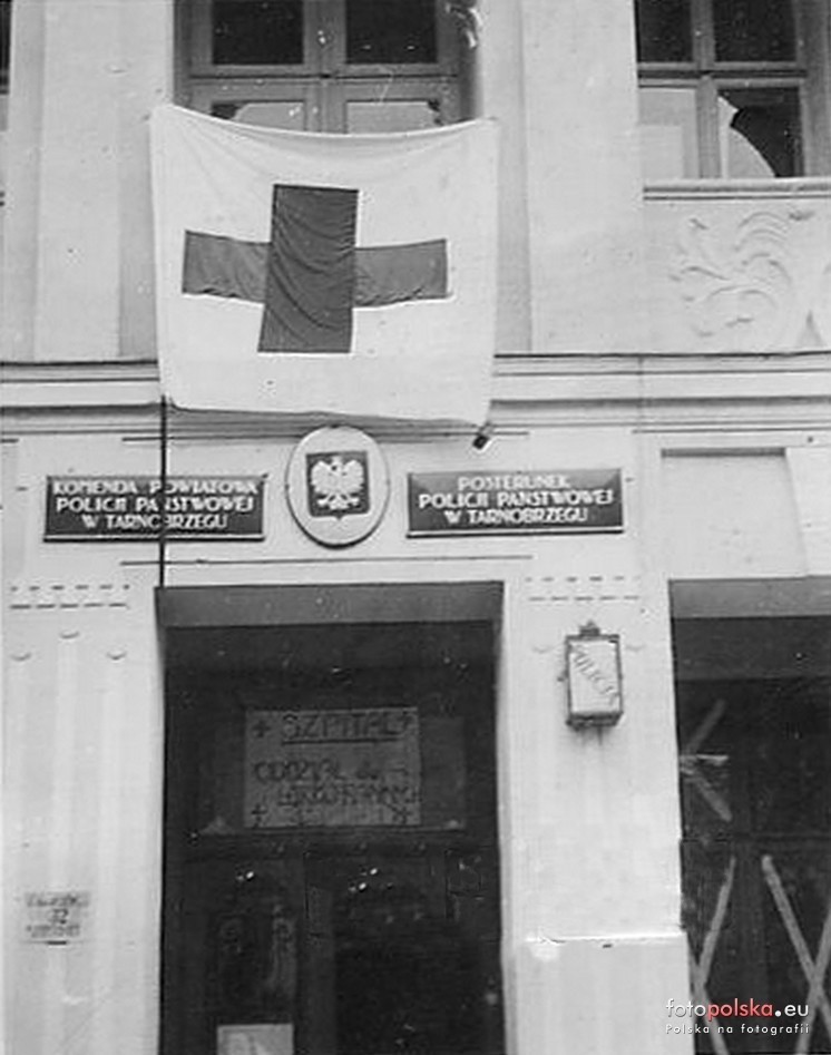 Na zdjęciu 1939 rok, Szpital tymczasowy na posterunku...