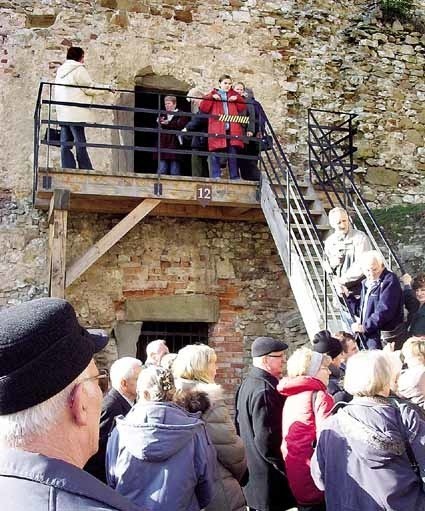 Zamek w Starej Lubowni odwiedza wielu Polaków.