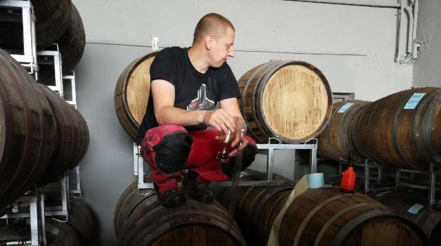 Głównym piwowarem i mózgiem browarniczego przedsięwzięcia jest Jakub Piesio, który wiedzę na temat warzenia piw rzemieślniczych zdobywał w zagranicznych browarach.