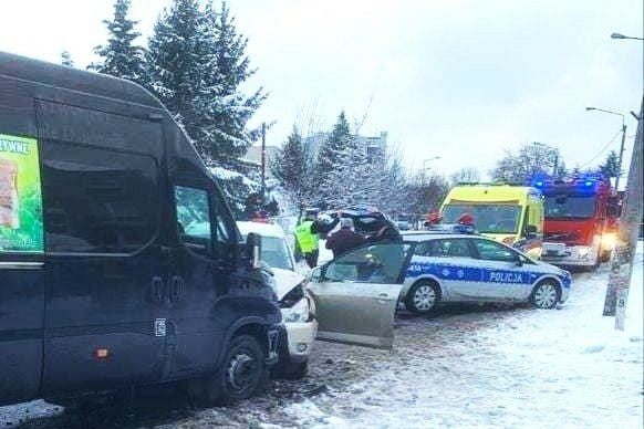 W Oświęcimiu, na ulicy Konarskiego (DK 44) zderzyły się trzy samochody. Jedna osoba została poszkodowana