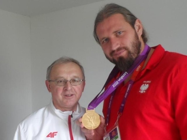 Ksiądz Edward Pleń i Tomasz Majewski, olimpijczyk, złoty medalista w pchnięciu kulą