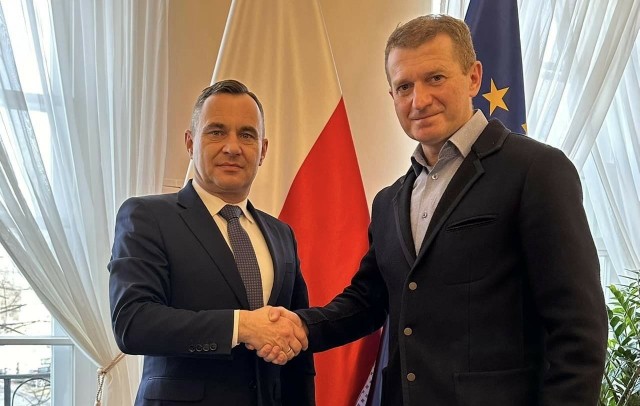 Spotkanie burmistrza Włoszczowy Grzegorza Dziubka z wiceministrem Ireneuszem Rasiem.