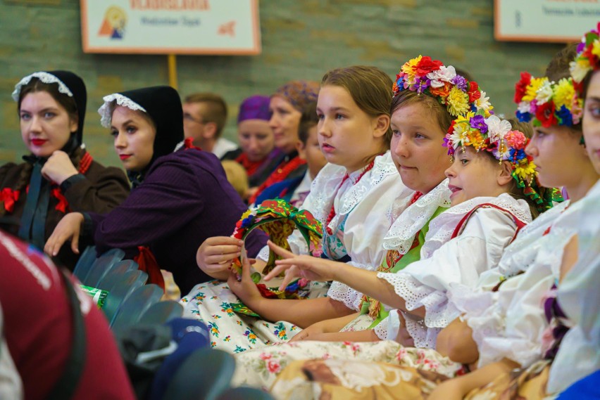 Nowy Sącz. Ruszył najbardziej kolorowy festiwal – Święto Dzieci Gór. W tym roku impreza ma hybrydowy charakter [ZDJĘCIA]