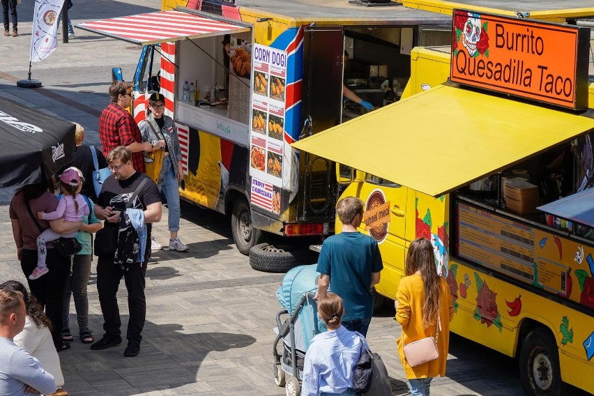 Zamiast wybierać się do restauracji wolimy skosztować...