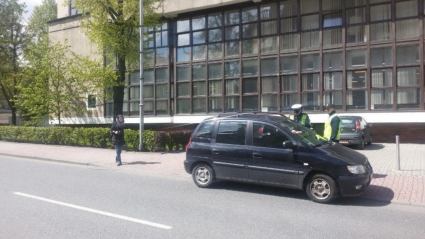 Policyjne kontrole w Strefie "Tempo 30" w Katowicach [ZDJĘCIA + WIDEO]