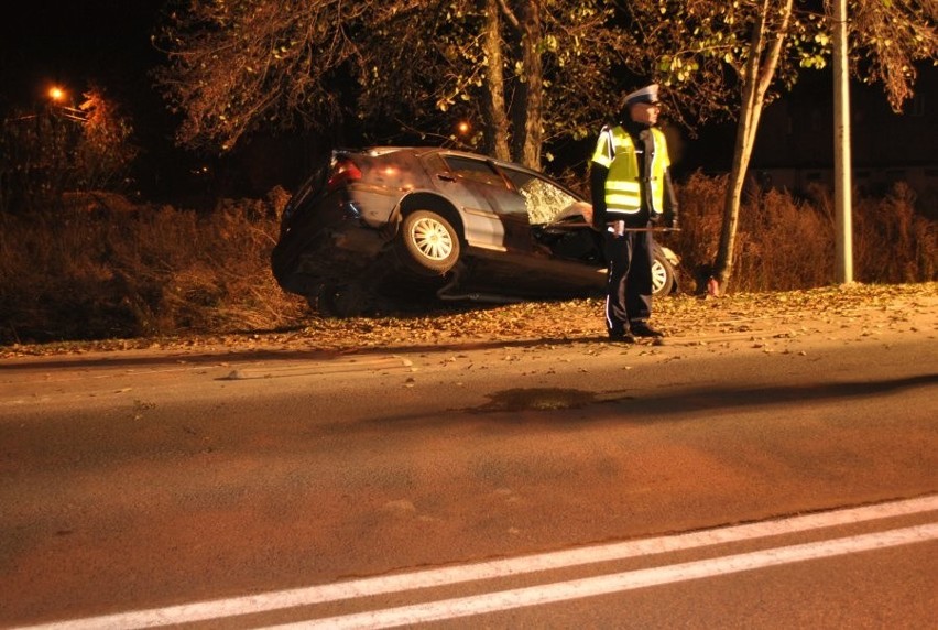 Wypadek w Jastrzębiu Zdroju: Zjechał z jezdni i uderzył w...