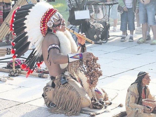 Muzycy z Ameryki Południowej upodobali sobie świnoujską promenadę.  