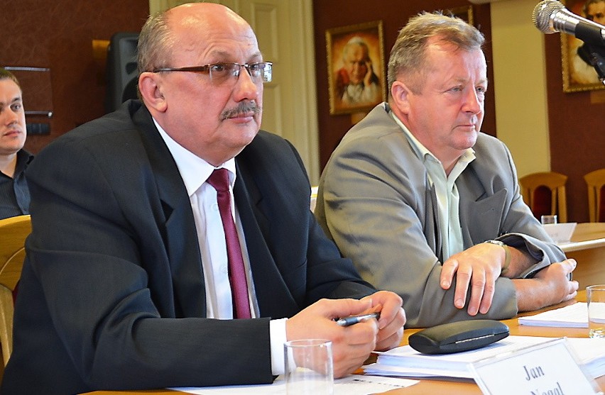 Radny Jan Nogal (z lewej) przyjechał do Grudziądza na sesję...