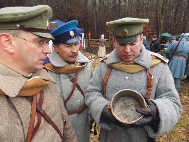 Rosyjski żołnierz wyrył nazwisko na kociołku, znalezionym 100 lat po jego śmierci.