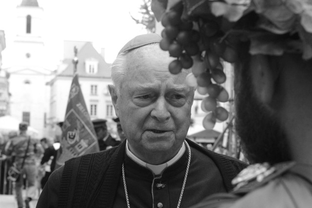 Bp Adam Dyczkowski zmarł 10 stycznia 2021. Przeżył 88 lat. W latach 1993-2007 był ordynariuszem zielonogórsko-gorzowskim.