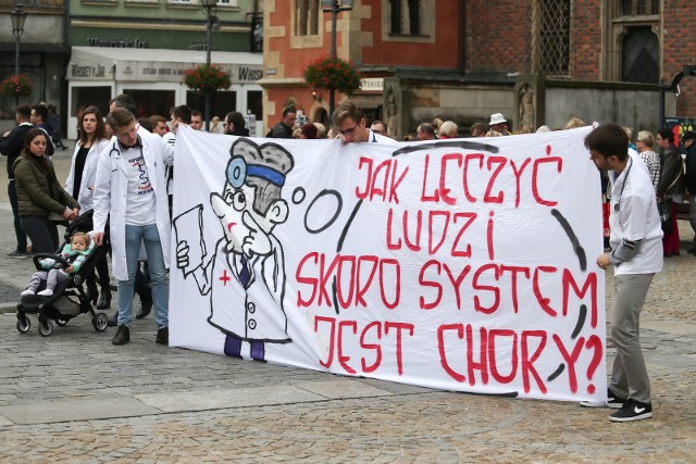 Protest lekarzy rezydentów we Wrocławiu. Zdjęcie ilustracyjne