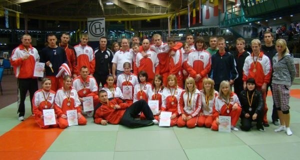 Reprezentacja Polski w ju-jitsu na zawody w niemieckim Hanau.