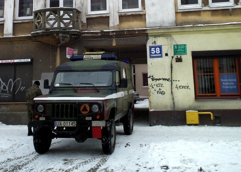 Kamienic, gdzie znaleziono minę mieści się w samym centrum...