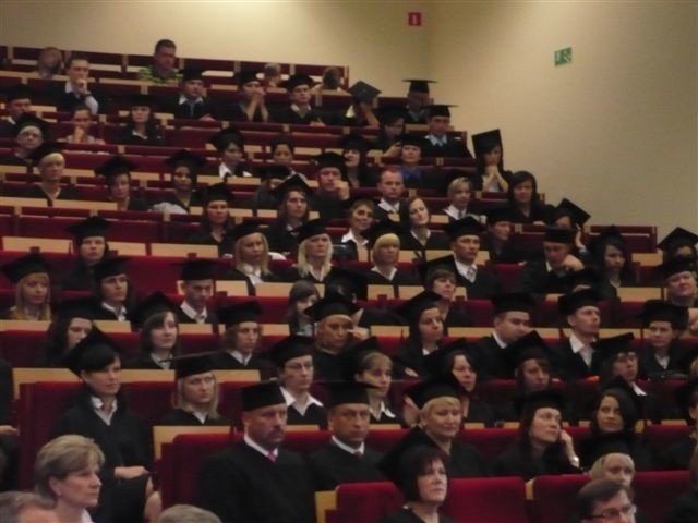 Uroczyste wręczenie dyplomów we WSAP w Ostrołęce