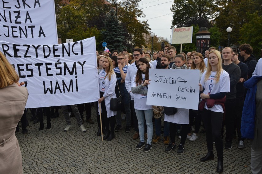 Szczecin poparł głodówkę młodych lekarzy [WIDEO]