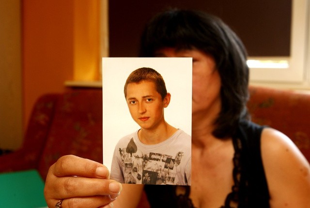 - Chcę poznać prawdę o śmierci mojego syna, jest kilka spraw do wyjaśnienia - mówi matka Pawła (na zdjęciu).