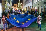 Bydgoszcz. Europejki i Europejczycy przeszli ze Starego Rynku pod siedzibę PiS przy ul. Gdańskiej [zdjęcia]