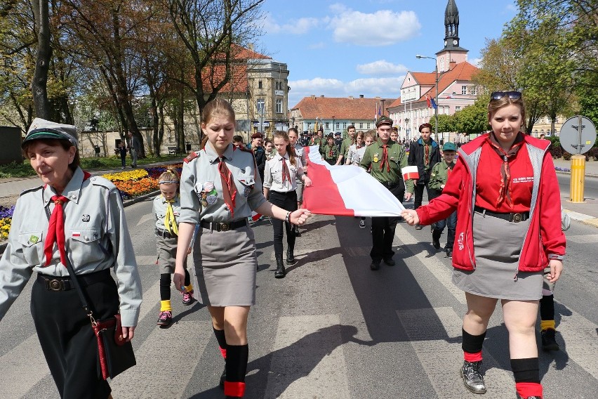 Kilkaset osób wzięło udział w obchodach 225. rocznicy...