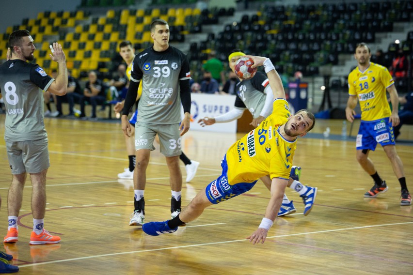 Tak wygląda gra bez treningu. Łomża Vive Kielce rozgrzewało się 45 minut [ZDJĘCIA]