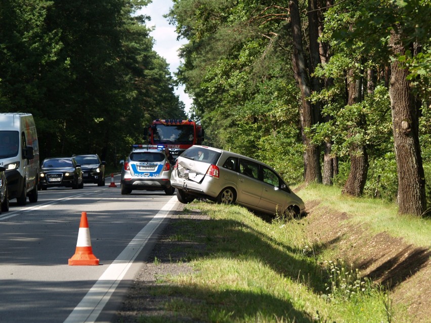 Wypadek w Repkach, na drodze wojewódzkiej nr 627. 9.08.2021. Zdjęcia