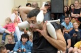 Cyrk podwórkowy w dzielnicach Lublina. Carnaval Sztukmistrzów przychodzi do Ciebie